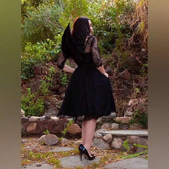 BNWT La Femme En Noir Mourning Dress SZ S - Picture 3 of 4